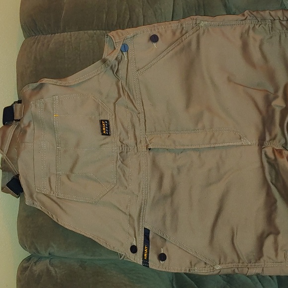 Ariat Insulated Bib Overalls. - Picture 1 of 9